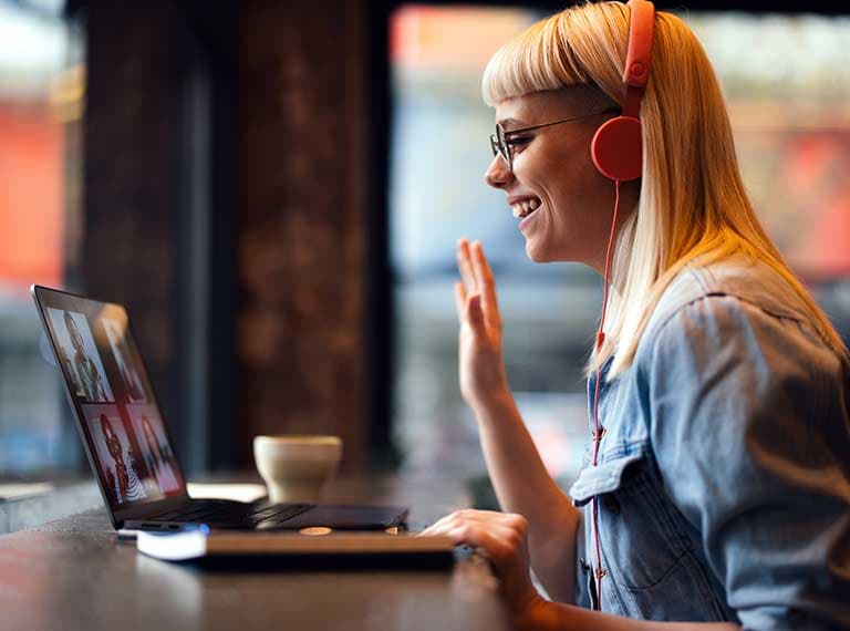 Permalancer on a video meeting with her colleagues